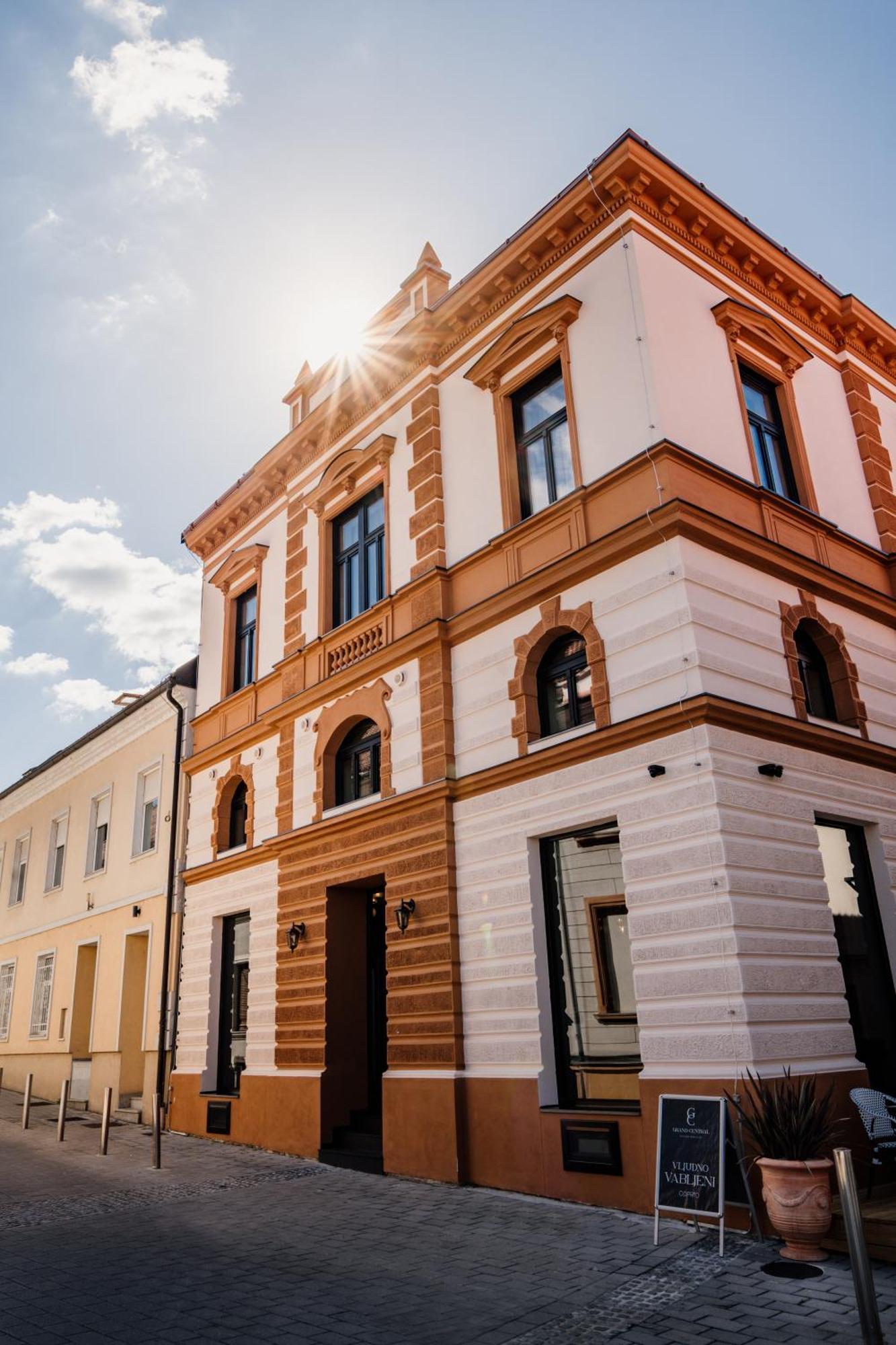 Grand Central Ljutomer Exterior photo